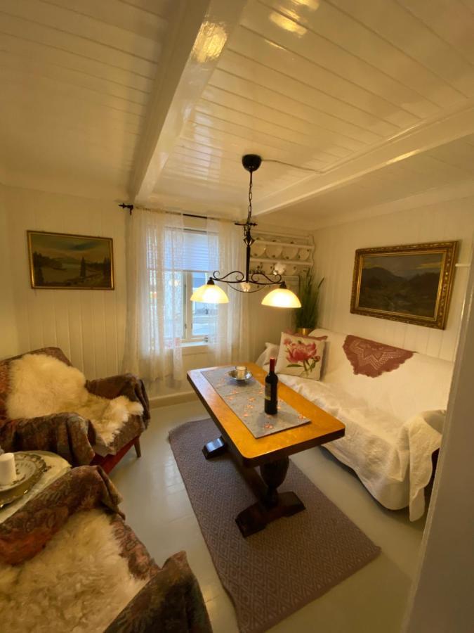 Nordlandshuset "Lottebakken", Ballstad In Lofoten Luaran gambar