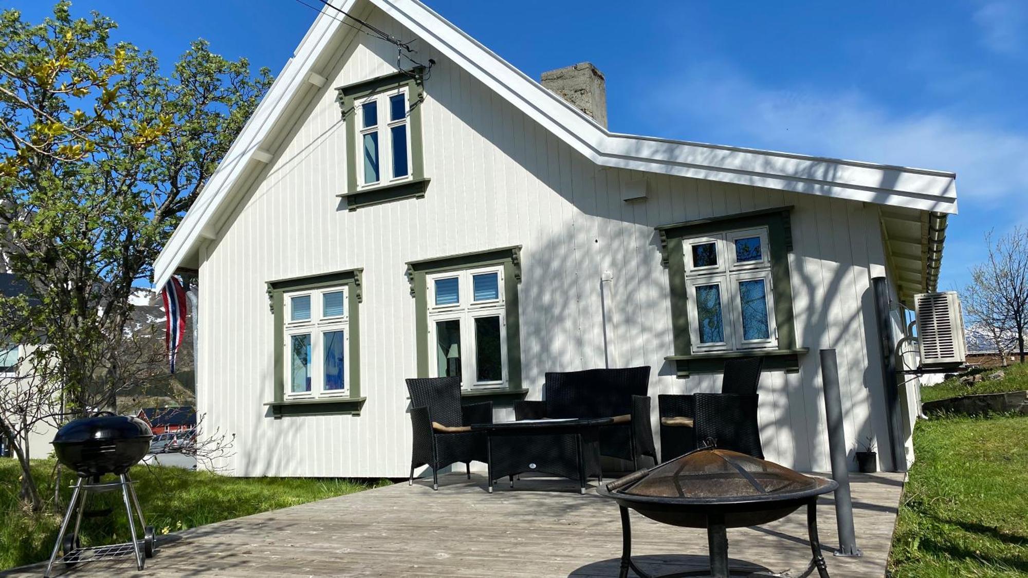Nordlandshuset "Lottebakken", Ballstad In Lofoten Luaran gambar