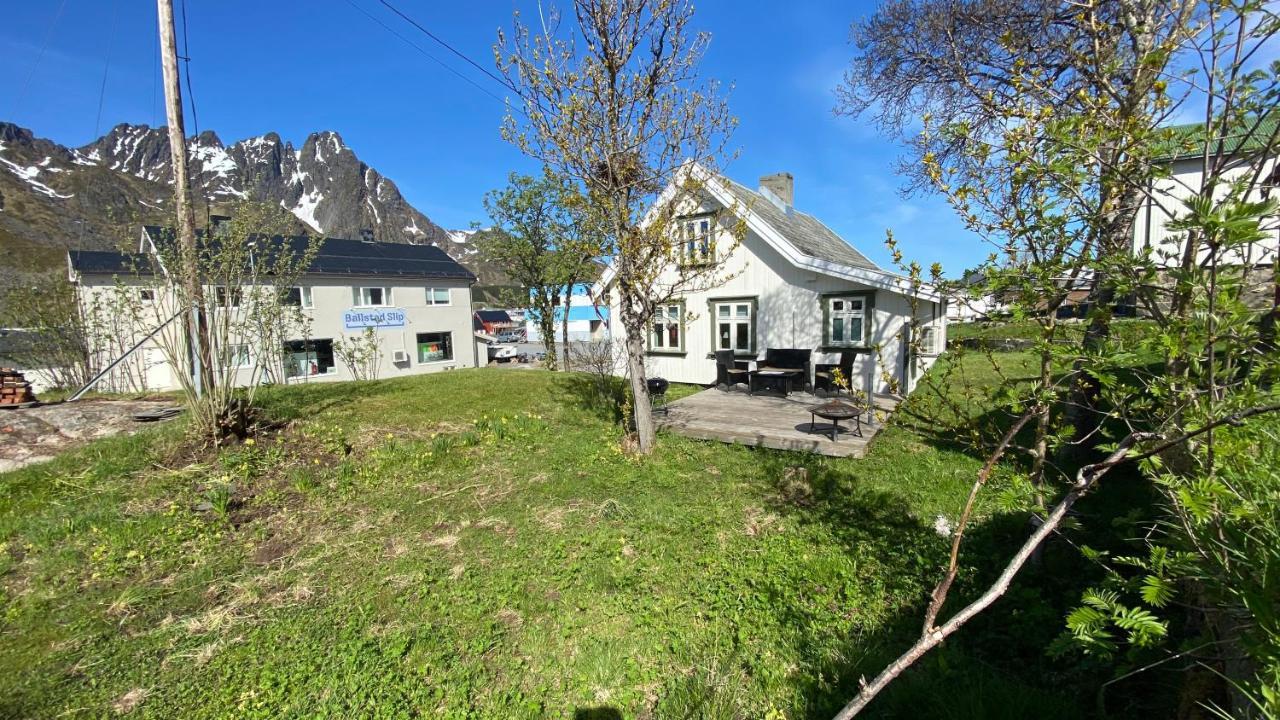 Nordlandshuset "Lottebakken", Ballstad In Lofoten Luaran gambar